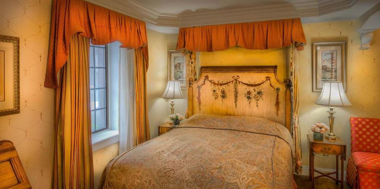 Red Coach Inn 4*